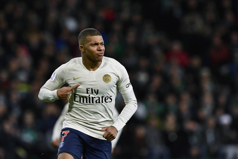 评分申花：7名球员1对1处下风 难以置信；2人竭尽全力 留住争冠希望